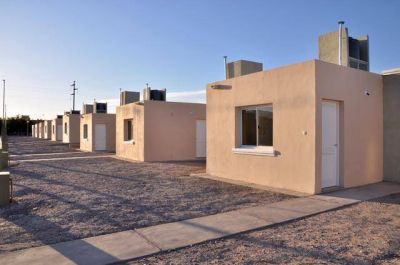 Con lo ahorrado en la ART de estatales el Gobierno podr�a construir 4 barrios