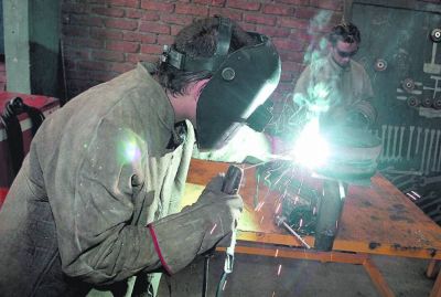 Empresas locales, con problemas al importar insumos
