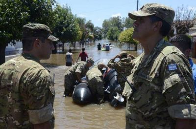 Un muerto y el 75% de la poblaci�n evacuada en un pueblo bonaerense