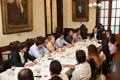 J�venes empresarios fueron recibidos por el Vicegobernador