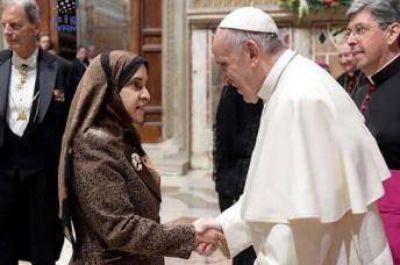 El papa Francisco recibió a la embajadora de los Emiratos Árabes en España