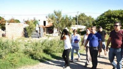 Jalil recorri� obras junto a funcionarios nacionales