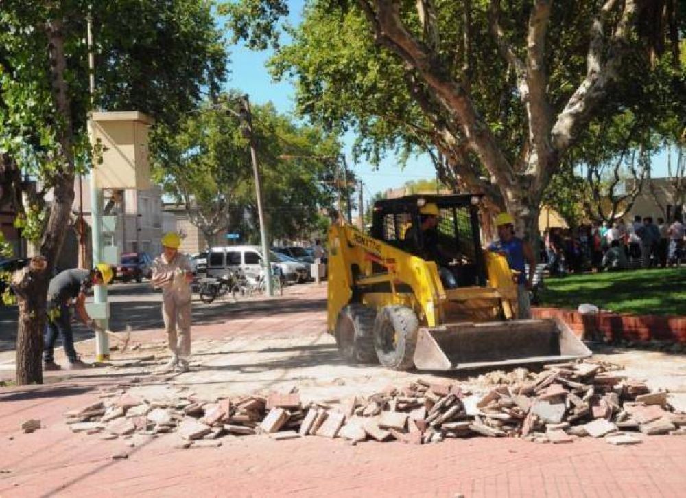 Arrancaron las reformas en la plaza Pringles de la Estaci�n