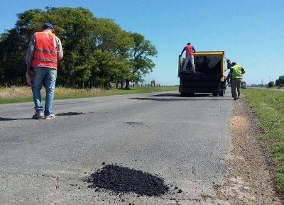 Comenzaron las tareas de bacheo en la Ruta 51