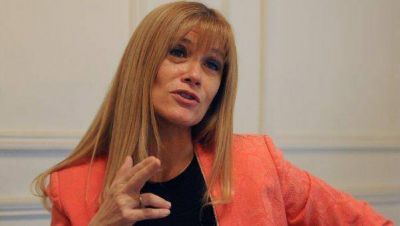 Ver�nica Magario �Tenemos que tener la grandeza de pensar en la gente y no en los dirigentes�