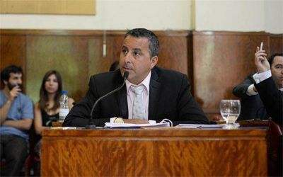 �En campa�a Arroyo dijo que bajar�a los impuestos y hoy sube 40% las tasas�