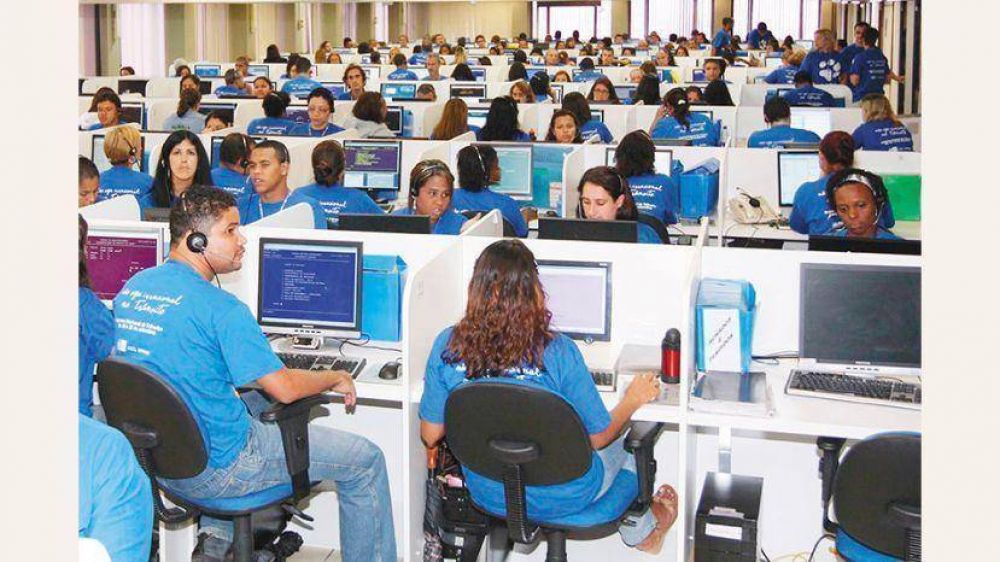 Por medida del Central, peligran 10.000 empleos en call centers