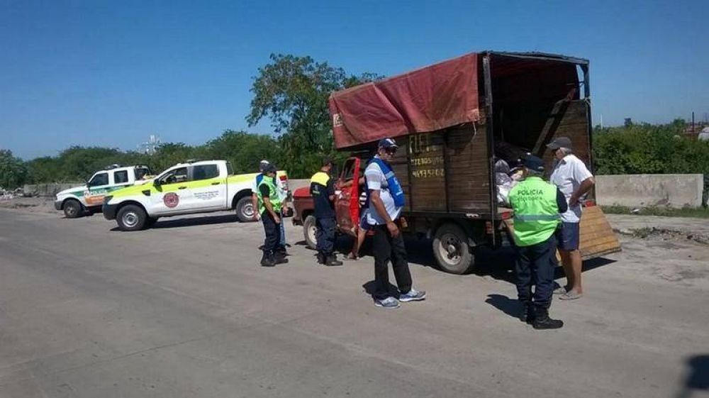 Inspeccionan m�s veh�culos para evitar vuelcos de basura
