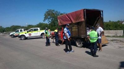 Inspeccionan m�s veh�culos para evitar vuelcos de basura