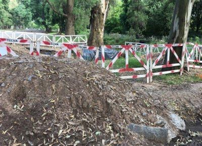 El concejal Bruera reclam� por reactivaci�n y correcta se�alizaci�n de obras en el Paseo del Bosque