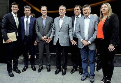 Los gobernadores quieren fijar un techo a la paritaria estatal