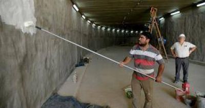 Ultiman detalles en el t�nel de calle Mendoza