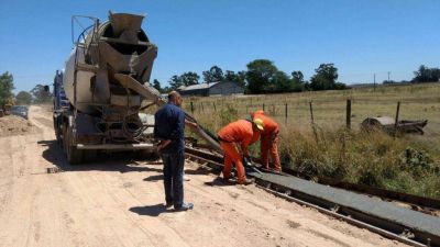 Proyectan la construcci�n de m�s de 100 cuadras de cord�n cuneta en cuatro barrios