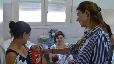 Juliana Awada visit� la maternidad Santa Rosa en Vicente L�pez