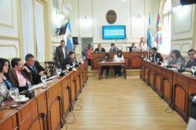 Con el empr�stito en la mira, R�os llamar� a sesiones extraordinarias