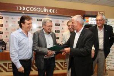 La Provincia entreg� aportes por $1.340.000 para el Festival de Cosqu�n