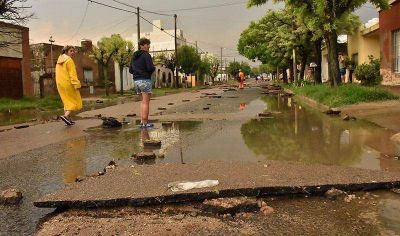  La lluvia trajo algo de alivio y problemas: 87,6 mil�metros