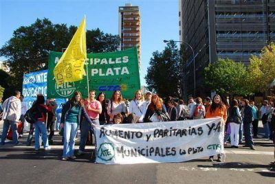 Quieren que el techo salarial del 18 por ciento rija en las comunas