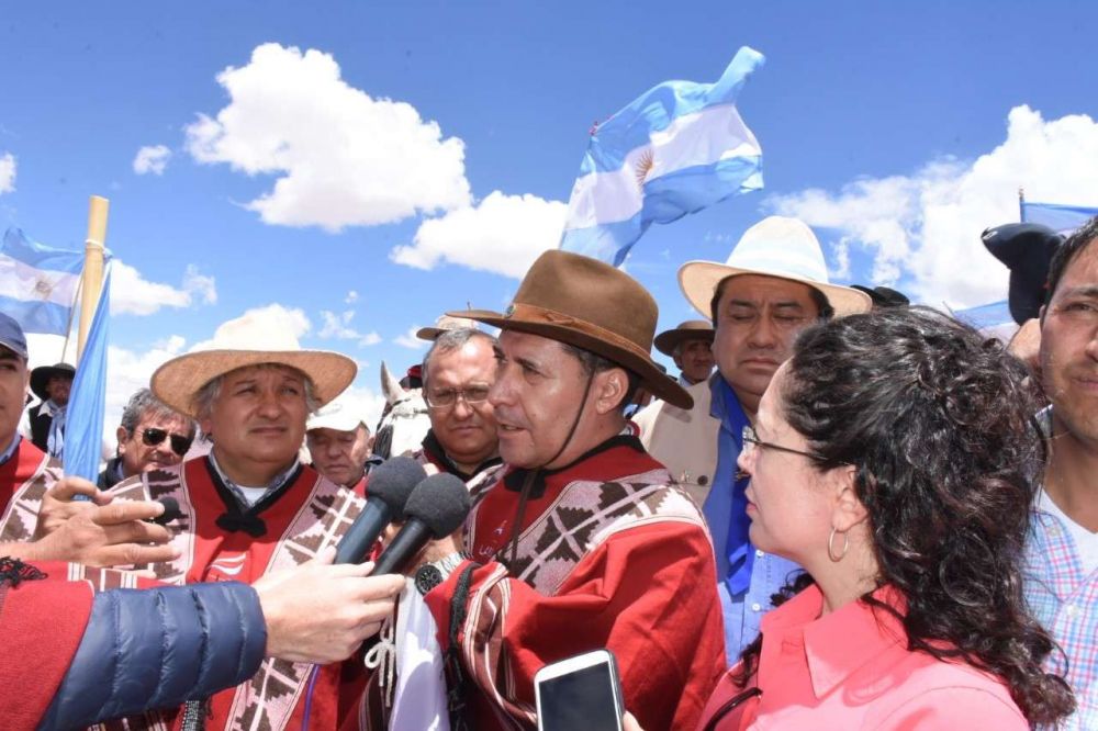 Casas apost� a afianzar la unidad con Chile y que la Cordillera sea la columna vertebral de la integraci�n