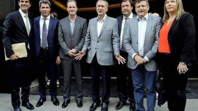 Gobernadores buscan poner tope a paritarias estatales
