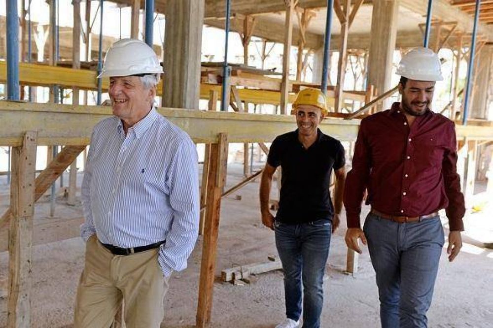 Andreotti sigue de cerca la obra del Hospital Municipal de San Fernando