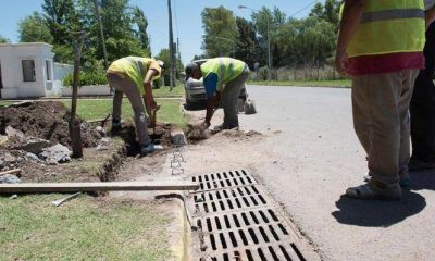 Calle Caama�o: Revelan que los sumideros no funcionan y arman un plan hidr�ulico para que no se siga inundando