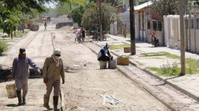 Ejecutan obras de pavimento en el barrio John Kennedy