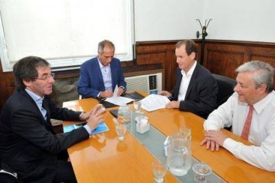 La Provincia invertir� m�s de 300 millones de pesos en obras de saneamiento y agua potable 
