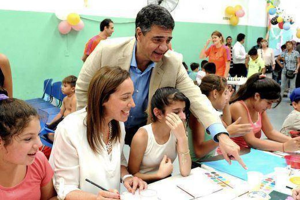 Vidal visit junto a Jorge Macri un Centro Barrial de la Infancia de Vicente Lpez