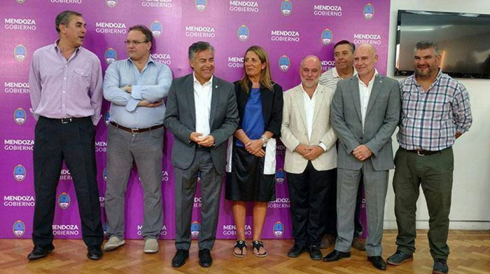 Najul asumi� como ministra al frente de Salud, Desarrollo Social y Deporte