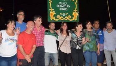 Santa Mar�a y la C�mpora en un acto K en Mataderos