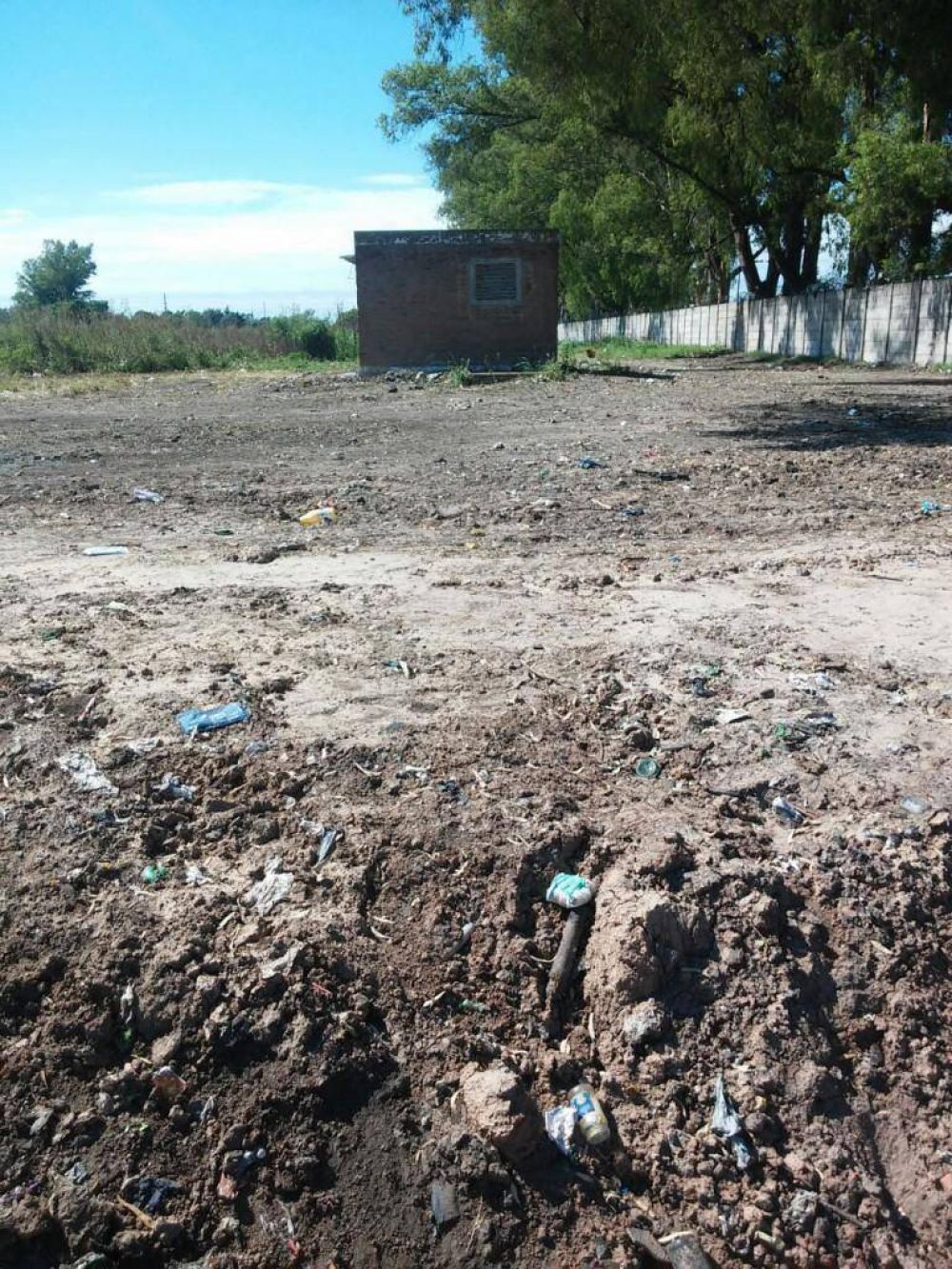 Buena decisin del municipio de Zrate que por medio de Servicios Pblicos limpi un basural clandestino