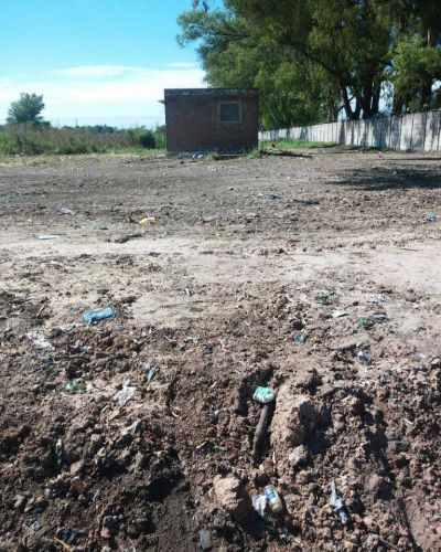 Buena decisi�n del municipio de Z�rate que por medio de Servicios P�blicos limpi� un basural clandestino