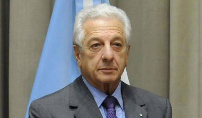 �El abuso de los DNU viola la Constituci�n, la Rep�blica y la Institucionalidad�