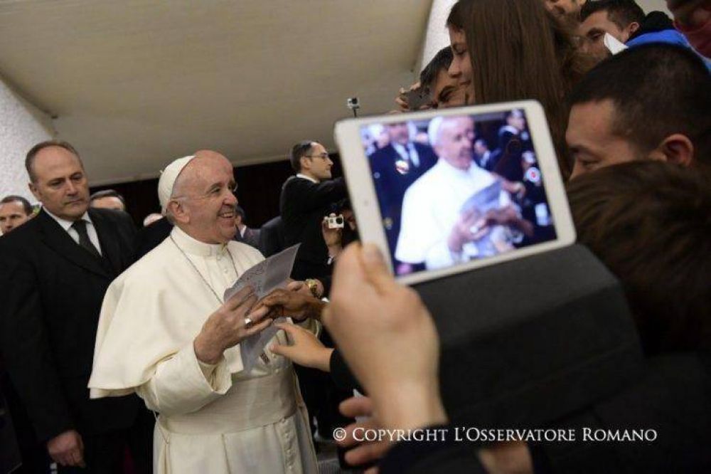 El Papa explica que la vida del hombre no es una crnica asptica de acontecimientos