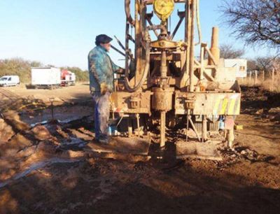 Falta de agua: hacen perforaciones en la zona de Padre Buodo