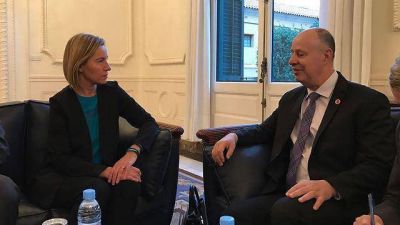 Ministra de la UE: �Las embajadas de Europa permanecer�n en Tel Aviv�