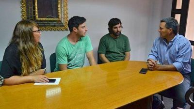El Ministro de Gobierno recibi� a estudiantes de arquitectura de C�rdoba