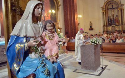 Con una misa, la Di�cesis lomense homenaje� a su patrona