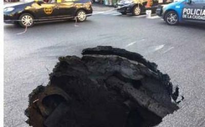  Reparaci�n de una ca�er�a cloacal en Constituci�n