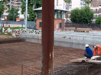 Avanza la obra del bajo v�a en Bernal, pero todav�a no hay fecha de inauguraci�n