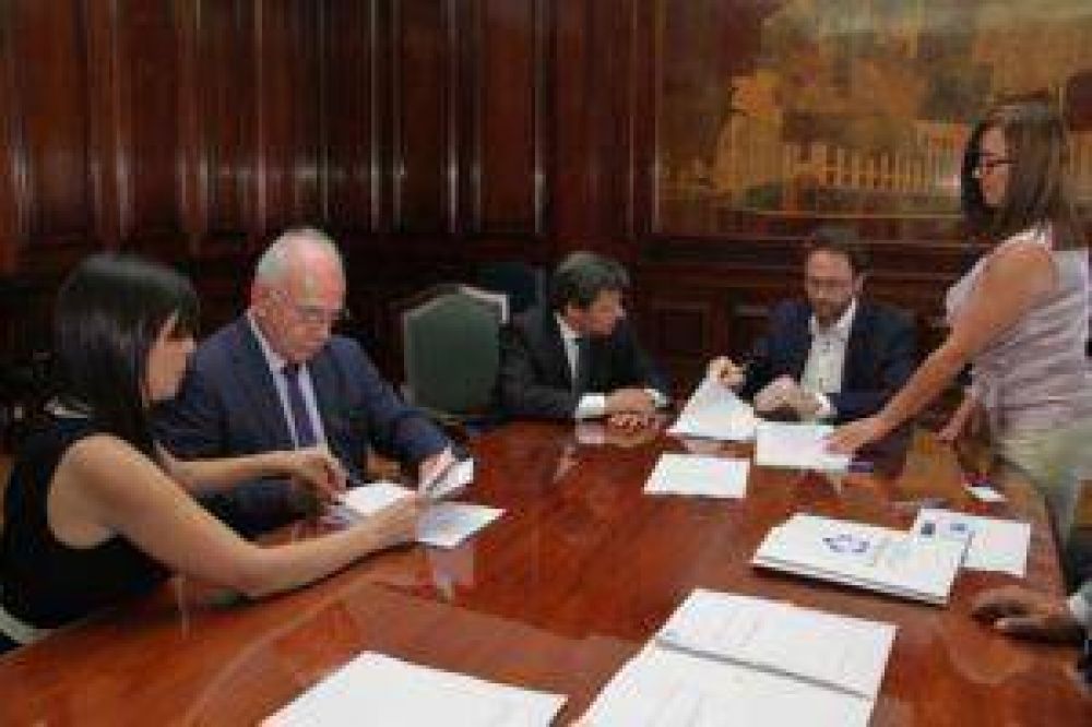 Jujuy firm el contrato para la venta de energa solar