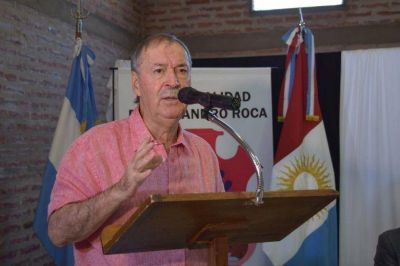 Schiaretti sali� al cruce de los reclamos de los consorcios camineros por los fondos