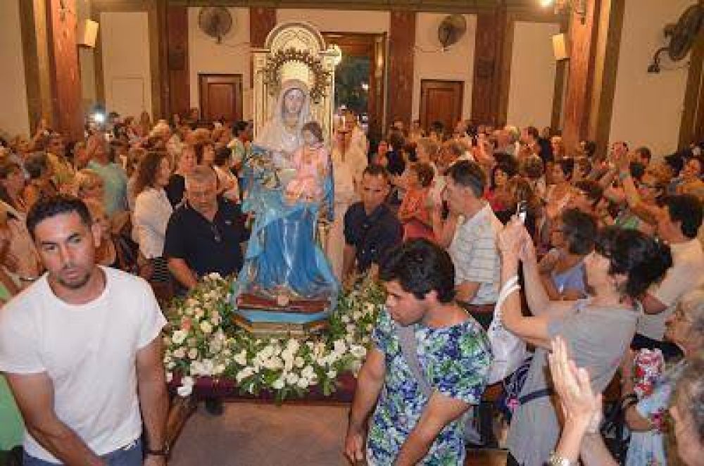 Lomas de Zamora celebr a Nuestra Seora de la Paz