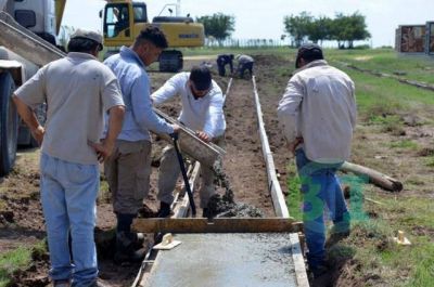 Est�n completando la obra del Paseo del Cristo de la Hermandad
