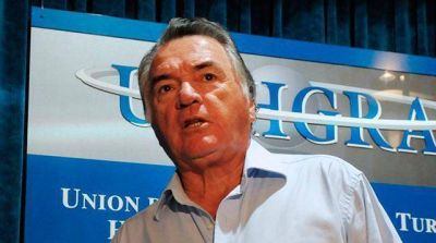 Barrionuevo: �El gobierno solo convoca a la CGT para dar malas noticias�