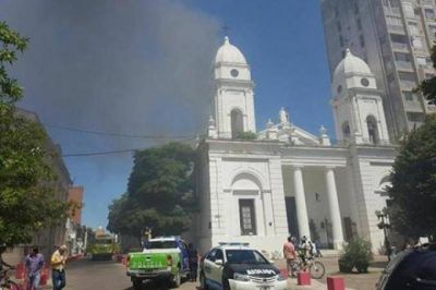 Peligro de derrumbe en la Catedral de San Nicol�s: no descartan que el incendio haya sido intencional