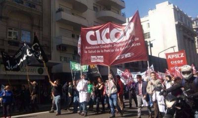 M�dicos vuelven a parar contra Vidal y se agudiza el conflicto en salud