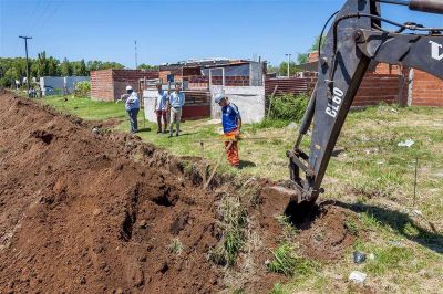 Iniciaron trabajos para dotar de cloacas y agua al Cuadrante Noroeste