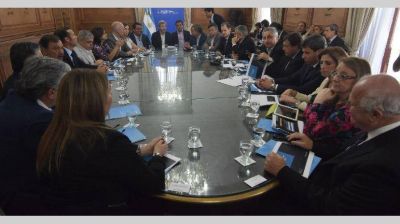 Las provincias acuerdan ofrecer en paritarias un aumento salarial del 18%